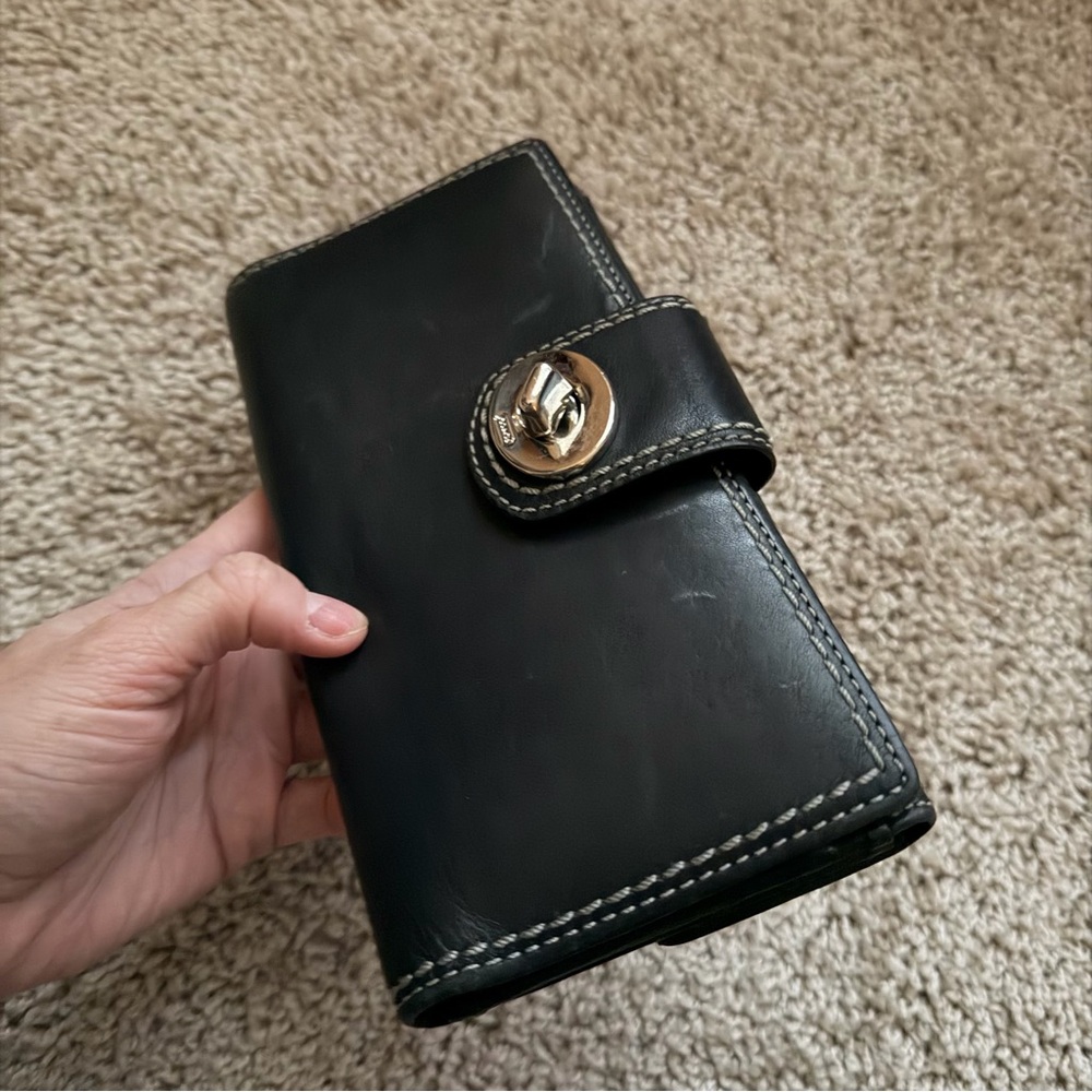 Coach Black Leather Turnlock Continental Wallet – Classic Stitching - Picture 13 of 16